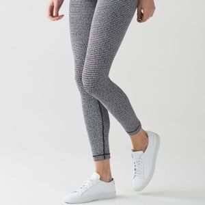 Lululemon High Times Teeny Tooth 7/8